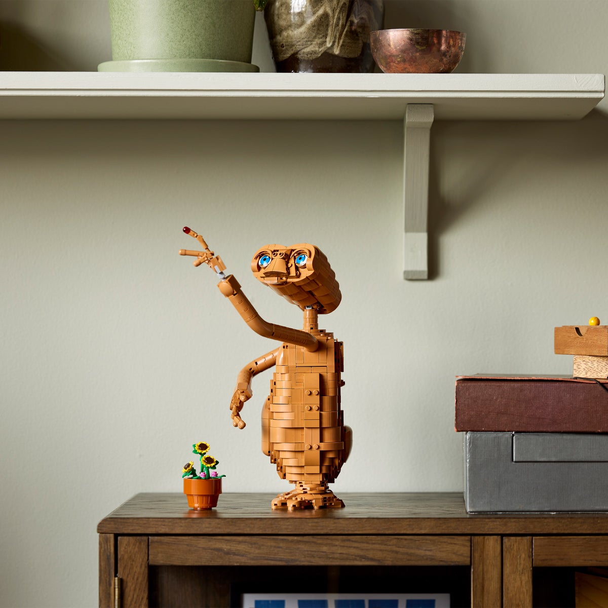 LEGO E.T. set pieces and components