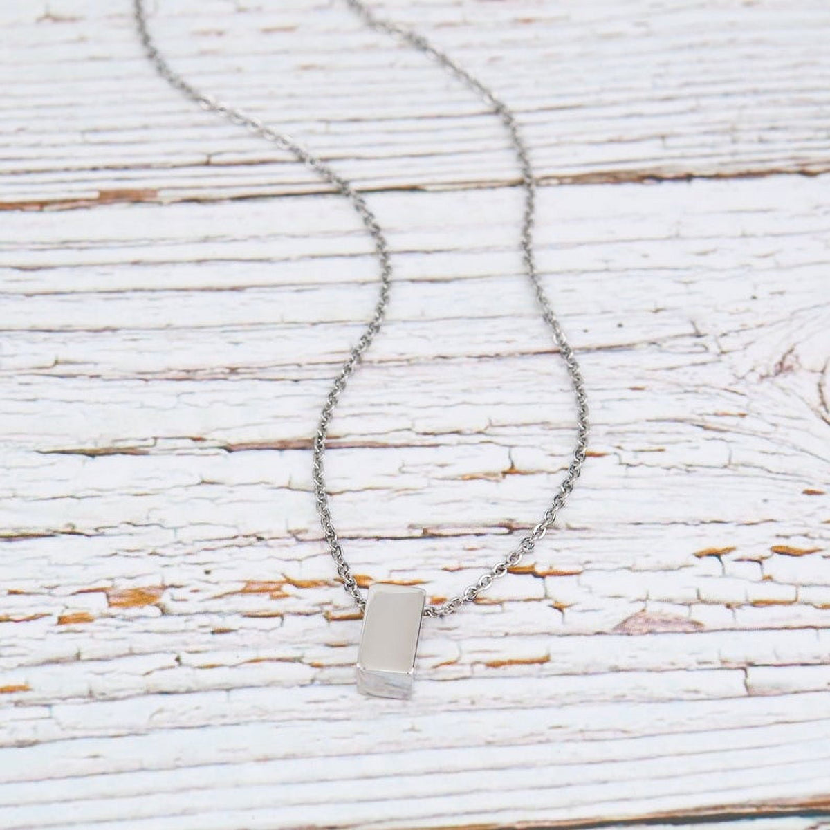 Dainty Anavia necklace for everyday layering