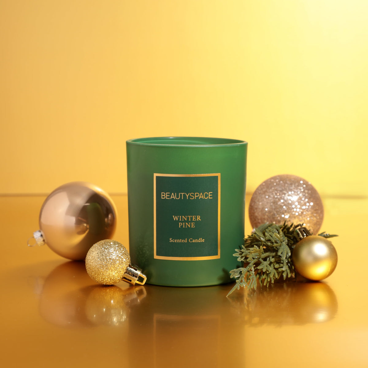 BEAUTYSPACE Winter Pine candle with rosemary and jasmine notes