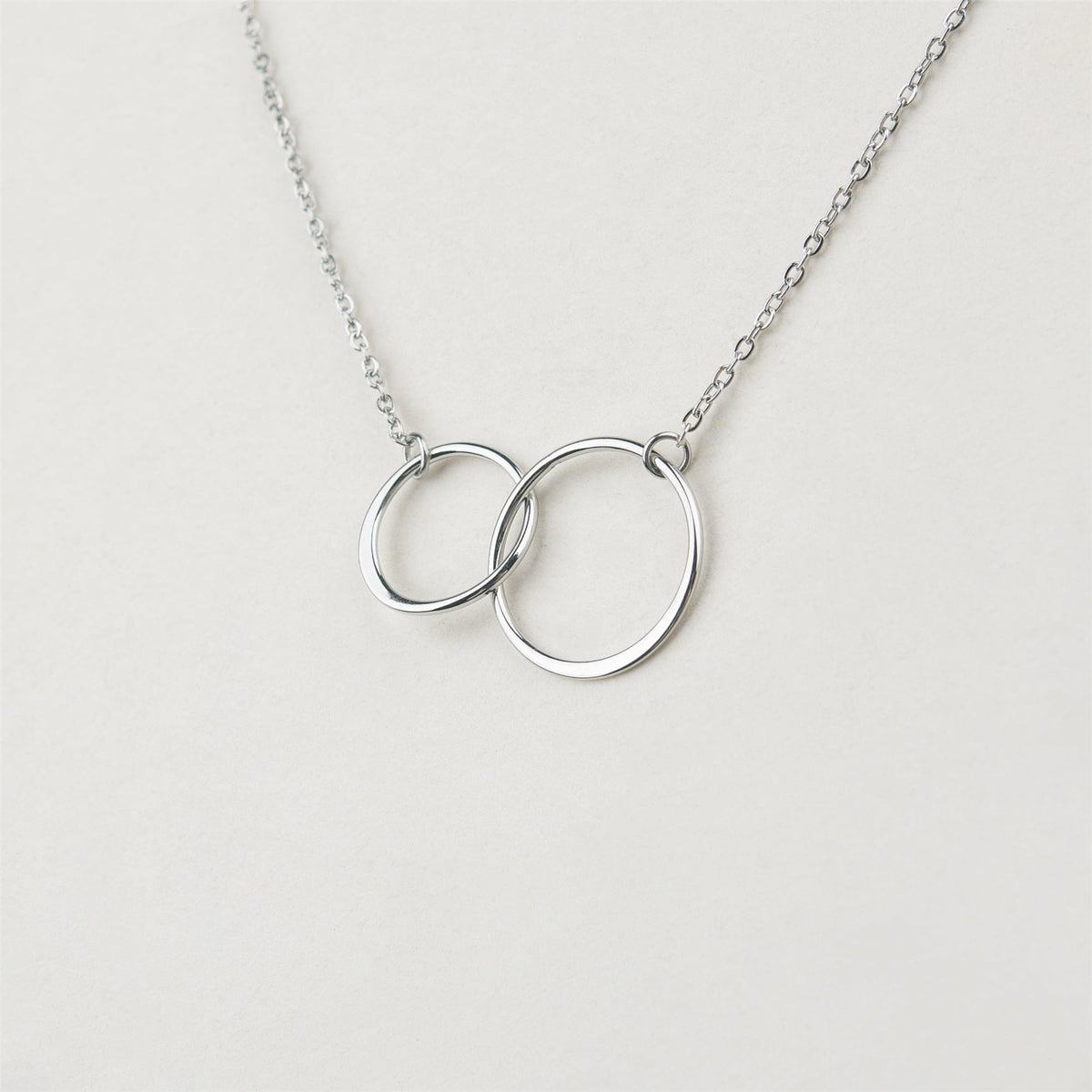 Anavia stainless steel necklace with two circle design