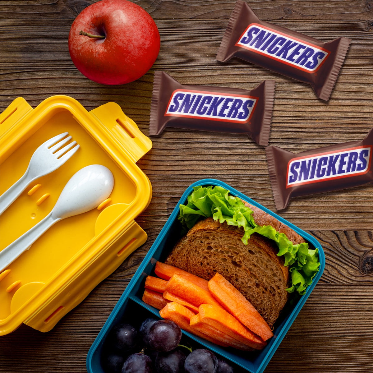 SNICKERS fun size bars for sharing