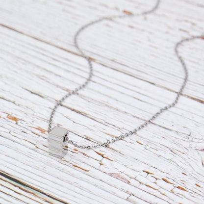 Anavia necklace and message card for Mother's Day